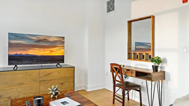 Photo - 1815 6th St NW Unit ID1395361P