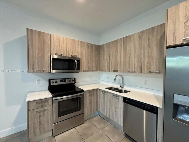 Photo - 440 NE 35th Ct