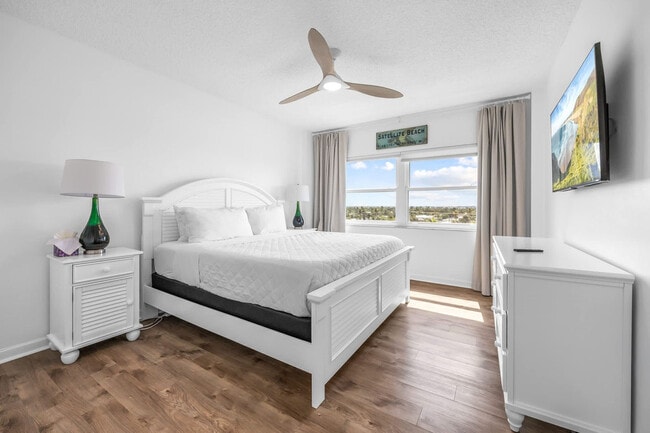 Photo - 205 Jimmy Buffett Mem Hwy Unit FL6-ID1245226P