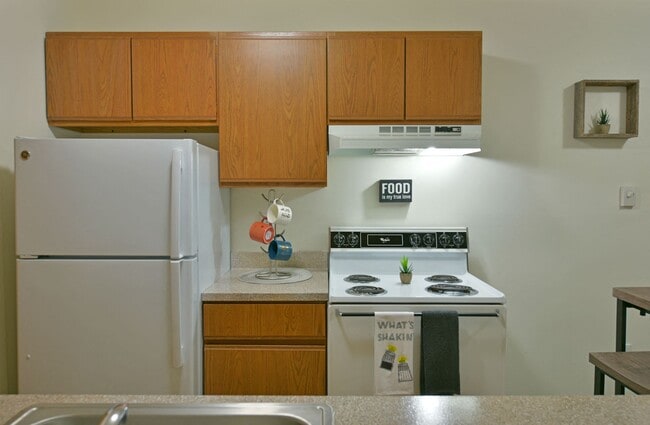 Fully-Equipped Kitchen with Dishwasher - Eastgate Woods Apartments