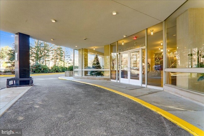 Photo - 4200 Cathedral Ave NW Unit 716