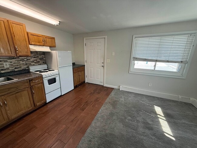 Photo - 1 Bragg Ave Unit A