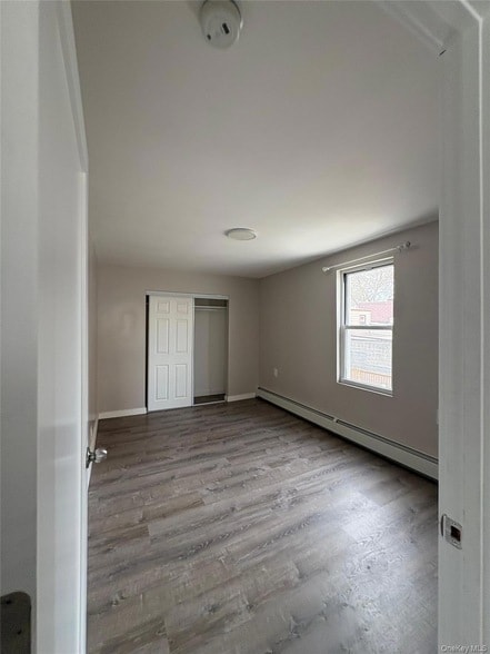 Building Photo - 52-25 Van Dam St Unit 2