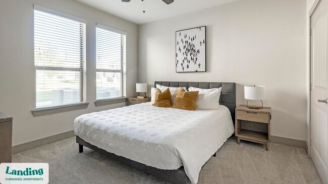 Building Photo - 12500 Shadowglen Trce Unit 4103
