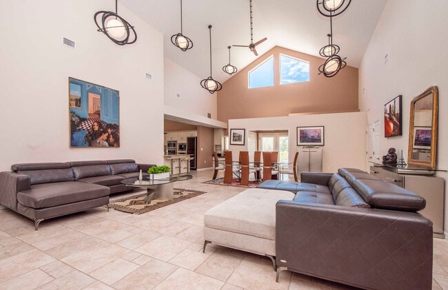 Building Photo - 12941 Bellerive Dr Unit SI ID1565875P