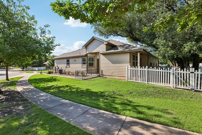 Photo - 711 Rolling Oak Dr Unit 100