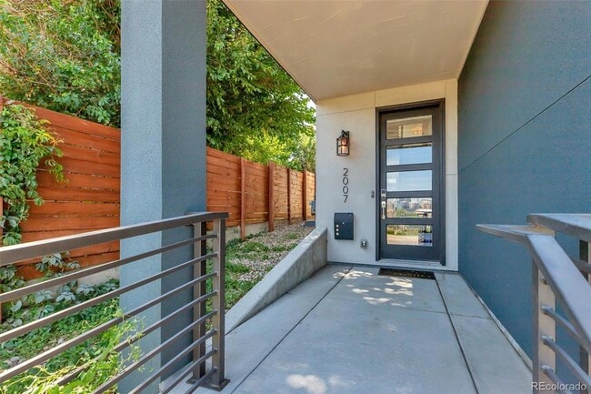 Photo - 2007 Eliot St