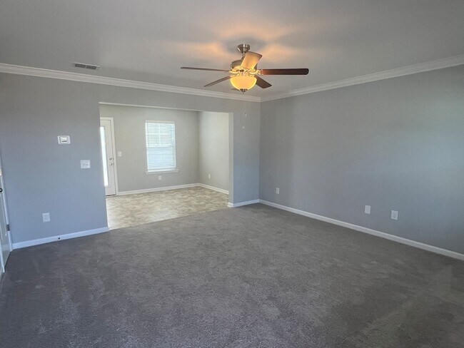 Photo - 58 Stonehenge Ln