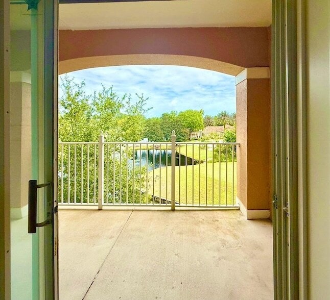 Building Photo - 625 Fairway Dr Unit 302