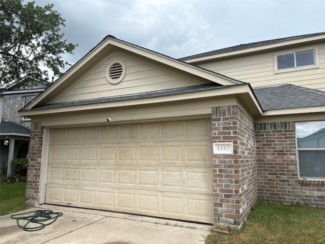 Photo - 1410 Seafield Dr