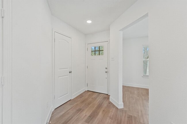 Photo - 11210 Log Cabin Ln