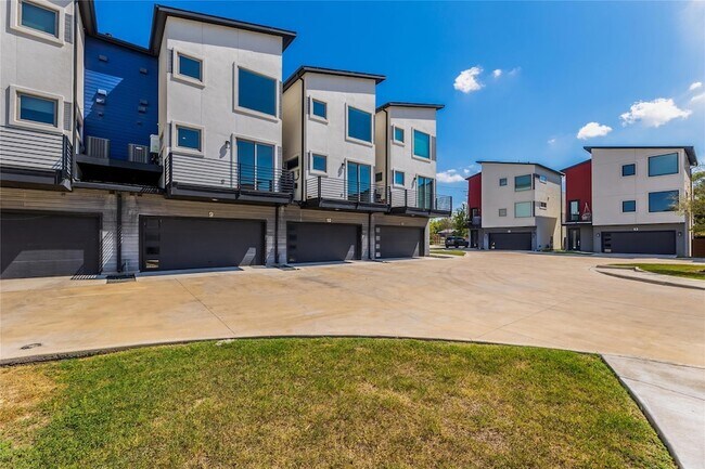 Photo - 1417 Kramer Ln Unit 9