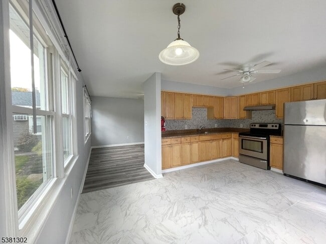 Photo - 31 Lakeside Blvd Unit A