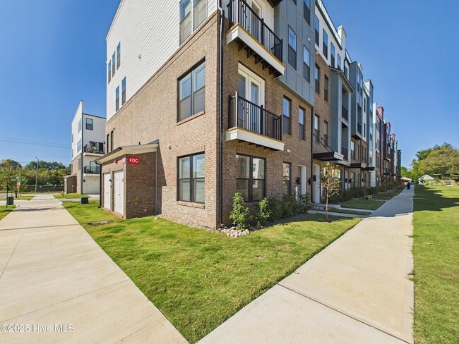 Photo - 1259 Shaw View Aly