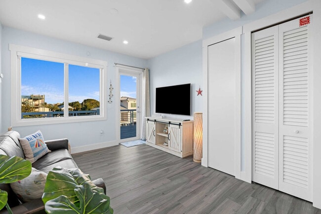 Photo - 811 104th St Unit ID1325586P