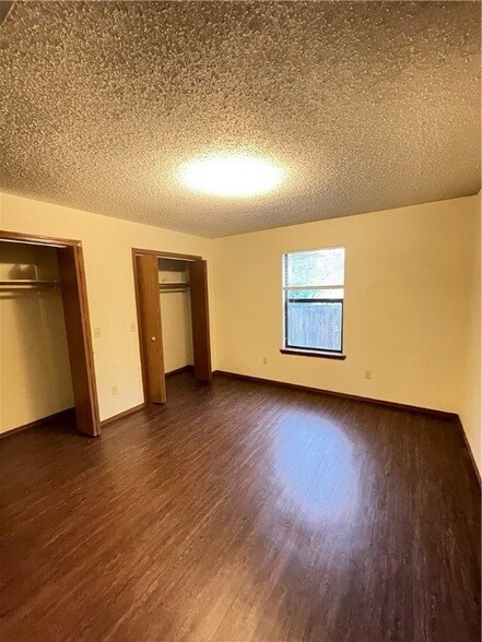 Photo - 670 W Martha Dr