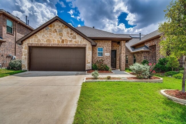 Building Photo - 2724 Pease Dr