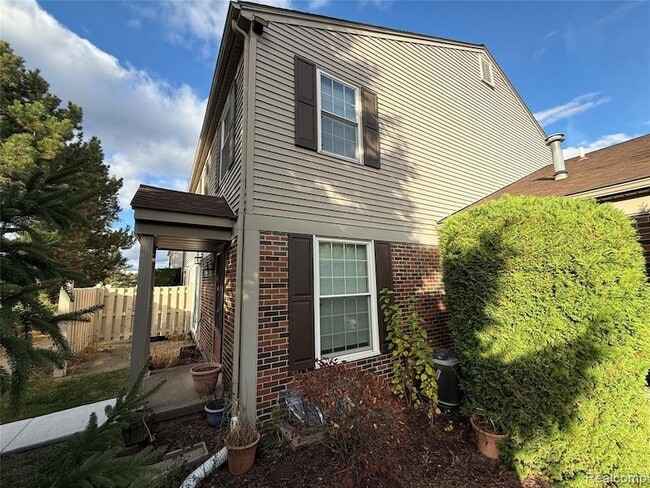 Photo - 15817 Charleston Dr