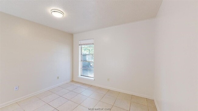 Photo - 916 Navarro Dr
