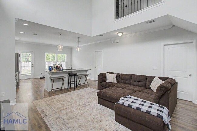 Photo - 785 Fairview Cir