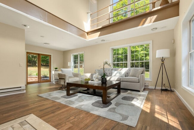 Building Photo - 338 Clove Rd Unit SI ID1466547P