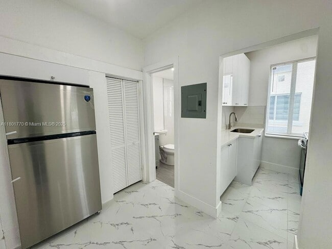 Photo - 856 SW 6th St Unit 102