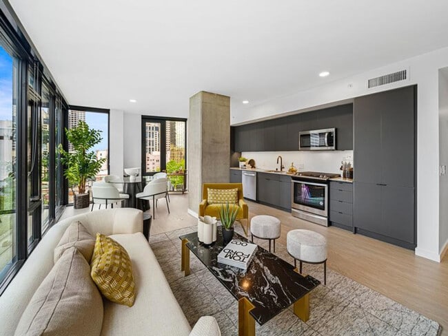 Building Photo - 1119 7th Ave Unit ID1280528P