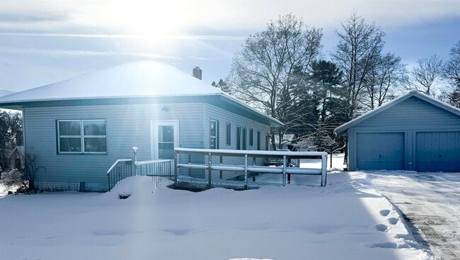 Photo - 315 3rd Ave E