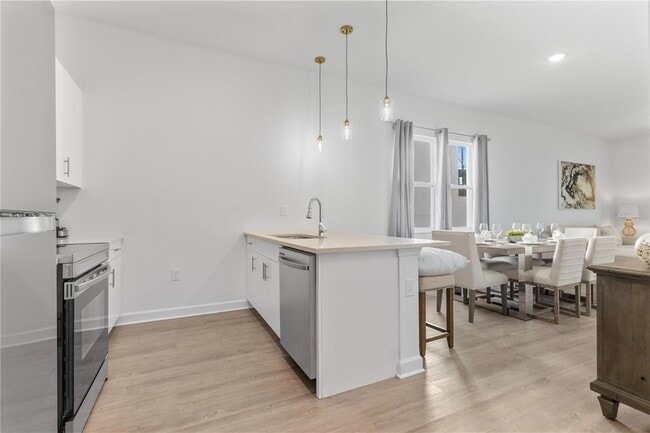 Photo - 312 Famagusta Dr