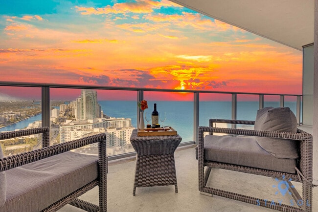 Building Photo - 4111 S Ocean Dr Unit ID1227544P