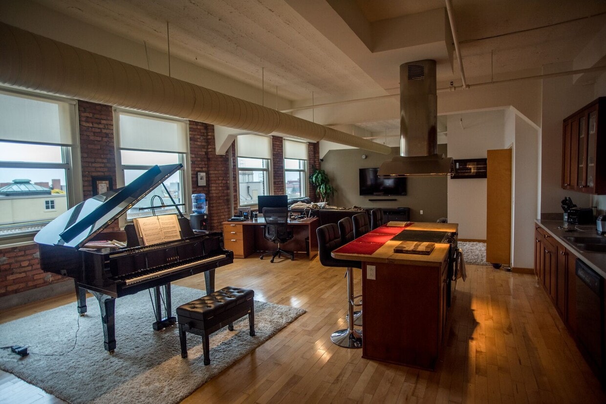 Floor Plan - 1BR/2BA 1300