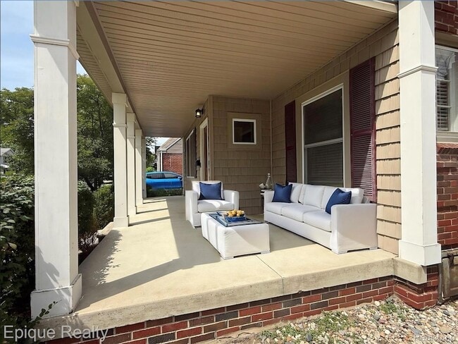 Photo - 1846 Oakshire Ave