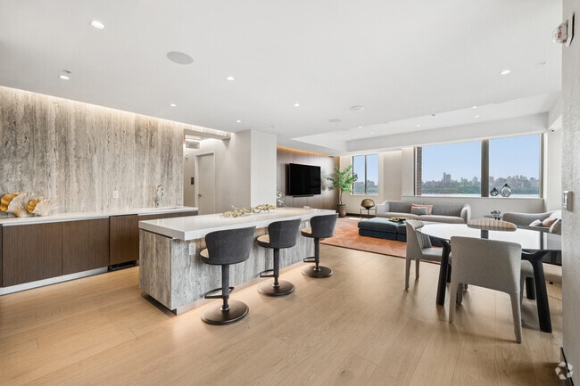 Interior Photo - Riello Edgewater