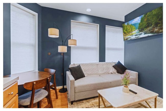 Building Photo - 242 S 17th St Unit ID1231688P