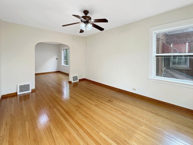 Photo - 5244 W Altgeld St