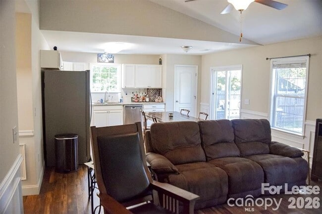 Photo - 2514 Haven St