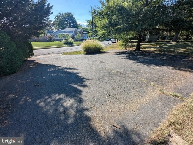 Photo - 6327 Willowood Ln