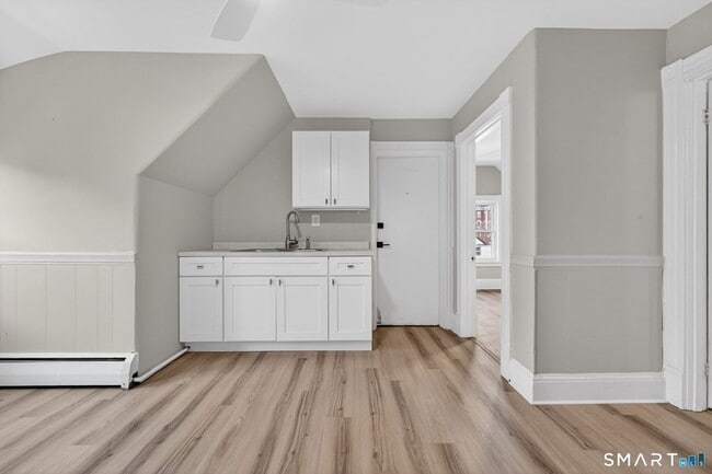 Photo - 129 Francis Ave Unit 3rd Floor