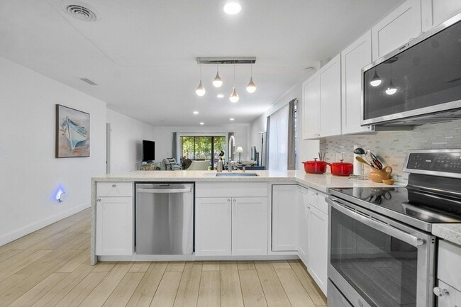 Photo - 8436 Cypress Ln Unit 7H