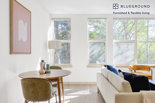 Photo - 3920 Stone Way N Unit FL3-ID310