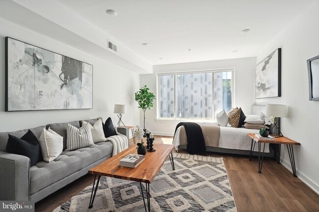 Photo - 5904 Germantown Ave Unit 204