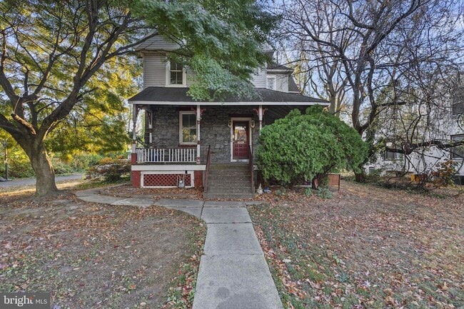 Building Photo - 216 Collingdale Ave Unit 3