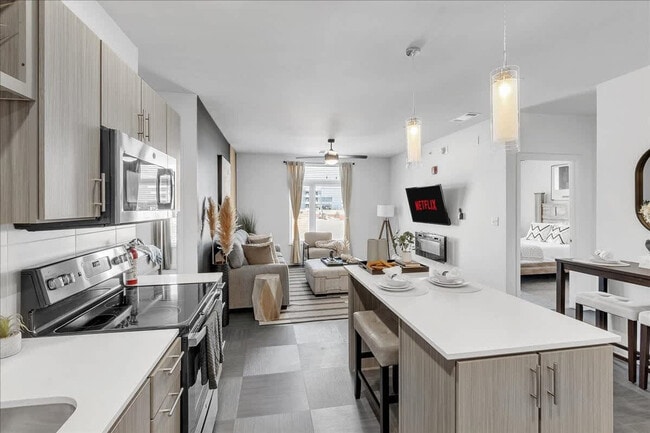 Building Photo - 5100 W Park Ave Unit ID1237871P