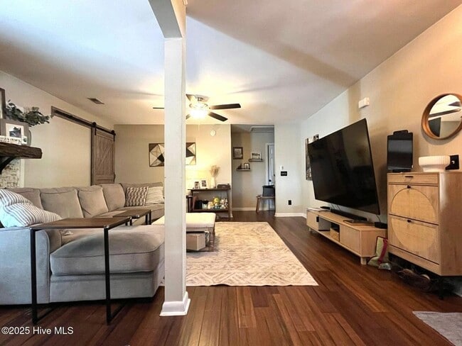 Photo - 375 Midland Rd