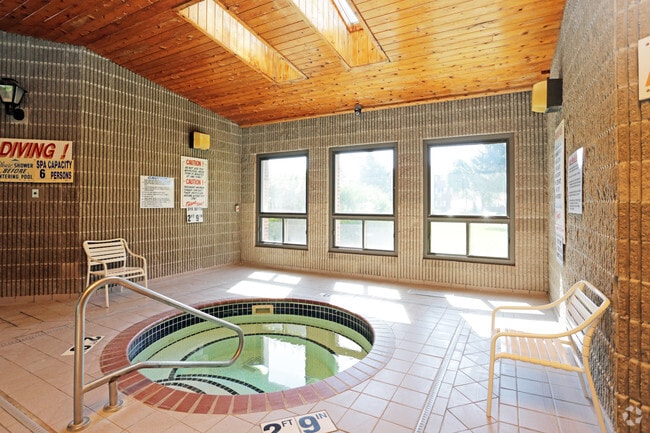 Hot Tub - Colonial Heights