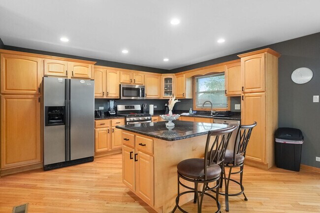 Photo - 255 Banbury Ave Unit SI ID1285054P