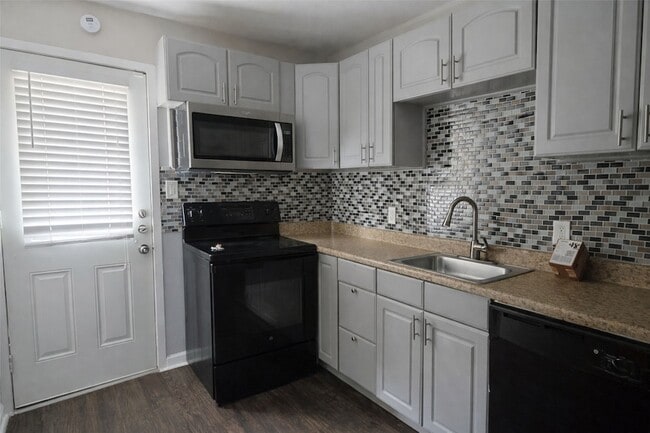 Photo - 4335 Cedar Springs Rd Unit 204