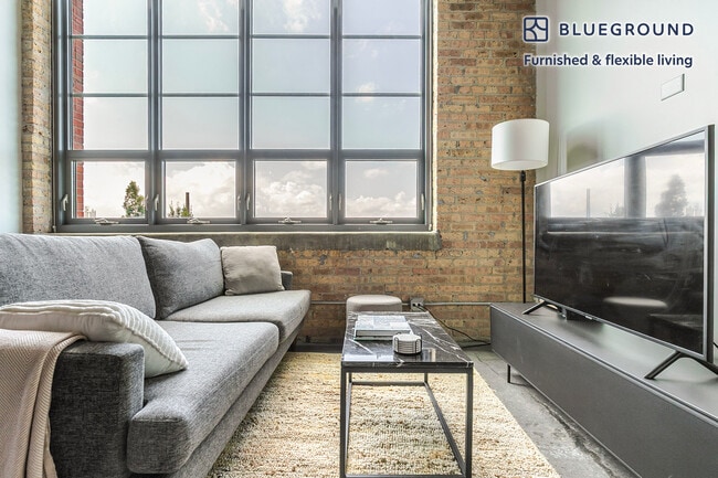 Photo - 2061 N Southport Ave Unit FL3-ID1279