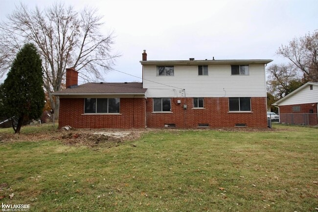 Photo - 18672 Beatrice St