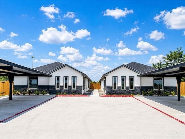 Building Photo - 707 Palmer Rd Unit 2